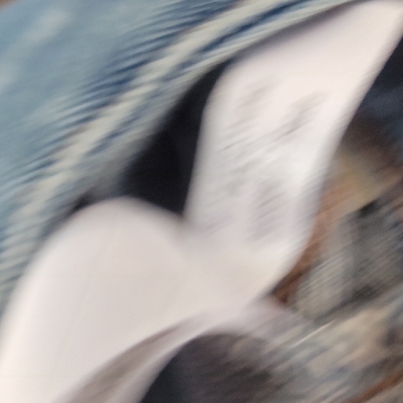 Madewell Curvy Pieced Barrel Leg Button Fly Jean - Picture 6 of 16